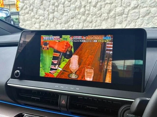 Toyota PRIUS Z photo 3