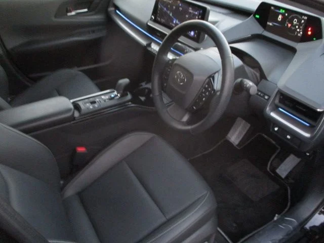 Toyota PRIUS PHV Z photo 2