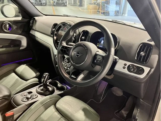Bmw MINI COOPER D CROSSOVER アンテイムド　エディション photo 2