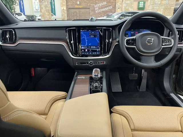 Volvo VOLVO V60 ウルトラ　B4 photo 2