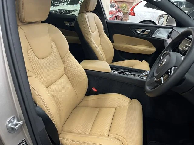 Volvo VOLVO V60 ウルトラ　B4 photo 4
