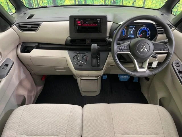 Mitsubishi eK SPACE M photo 2