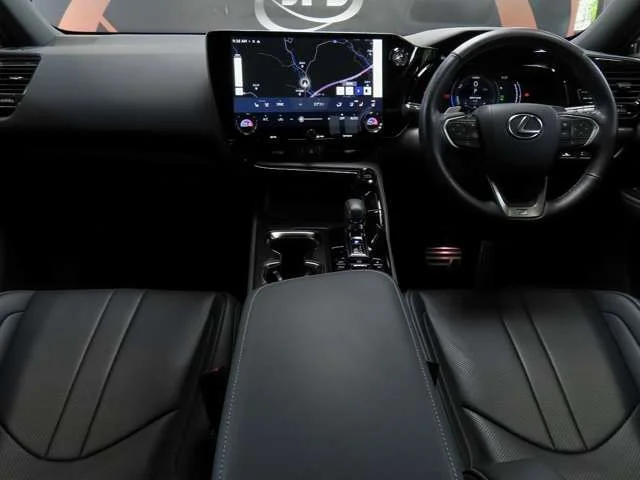 Toyota LEXUS NX450h+ AWD Fスポーツ　PHEV　AWD photo 3