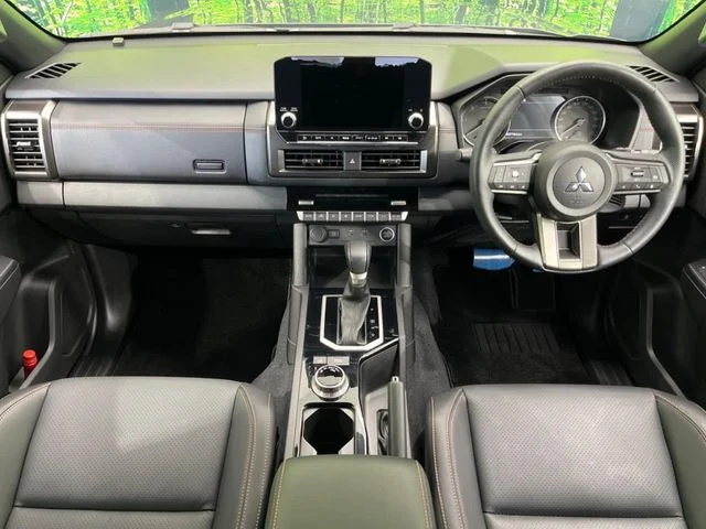 Mitsubishi TRITON GSR photo 2
