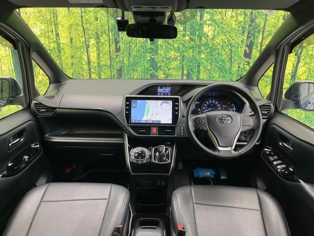 Toyota VOXY HYBRID ZS　煌2 photo 2