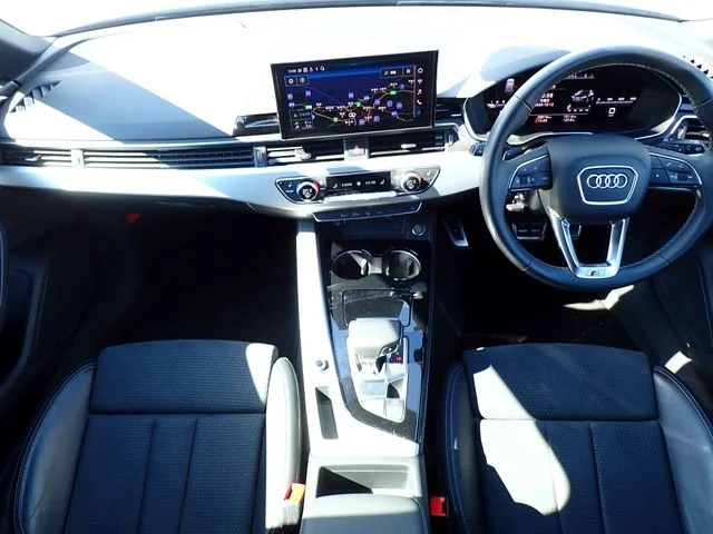 Audi AUDI A4 AVANT 35　TDI　Sライン photo 2