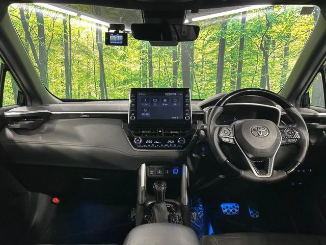 Toyota COROLLA CROSS HYBRID Z photo 2