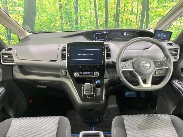 Nissan SERENA WG e−POWER　ハイウェイスター　V photo 2