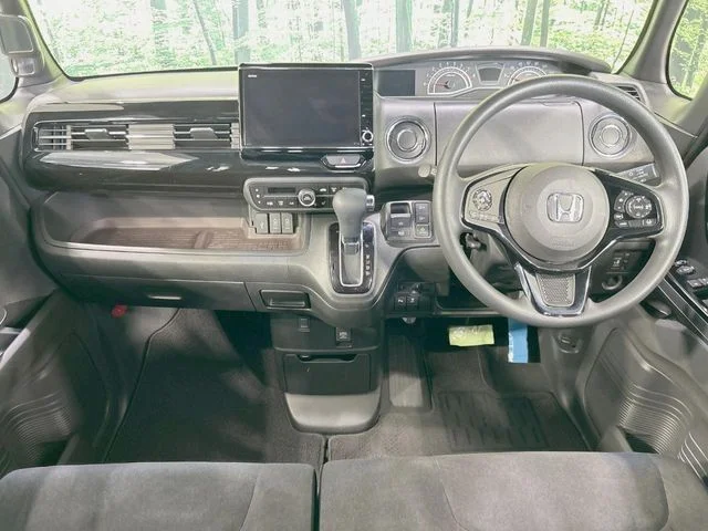 Honda N BOX CUSTOM L photo 2