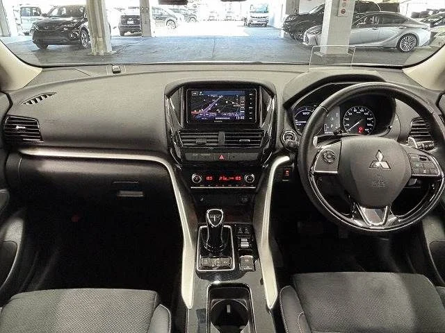 Mitsubishi ECLIPSE CROSS PHEV G photo 2