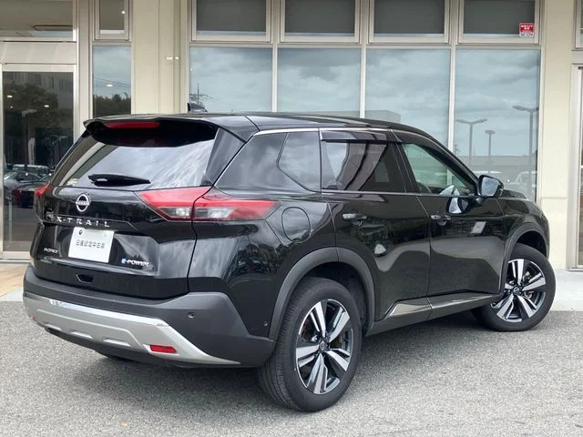 Nissan X-TRAIL HYBRID 4WD G　e−4ORCE photo 2