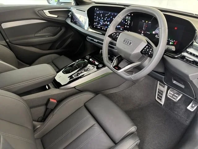 Audi AUDI A5 AVANT TDI　クワトロ　Sライン photo 2