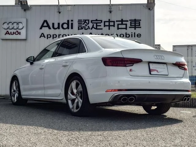 Audi AUDI S4 ベースグレード photo 3