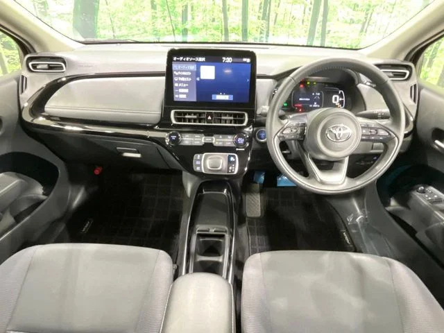 Toyota AQUA G photo 2