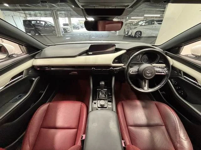 Mazda MAZDA3 FASTBACK XD　100周年特別記念車 photo 2