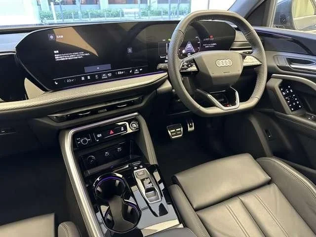 Audi AUDI Q5 SPORTBACK TDI　クワトロ150kW　Sライン photo 2