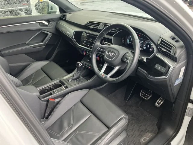 Audi AUDI Q3 SPORTBACK ハイスタイル photo 2