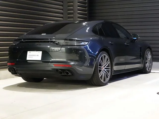 Porsche PORSCHE PANAMERA GTS photo 2