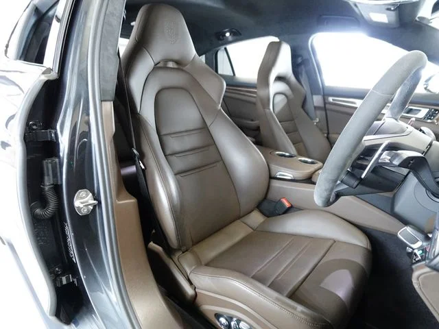 Porsche PORSCHE PANAMERA GTS photo 4