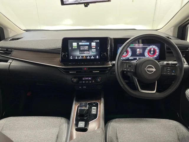Nissan AURA G photo 2