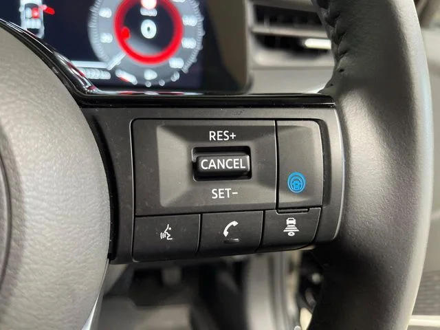 Nissan AURA G photo 4