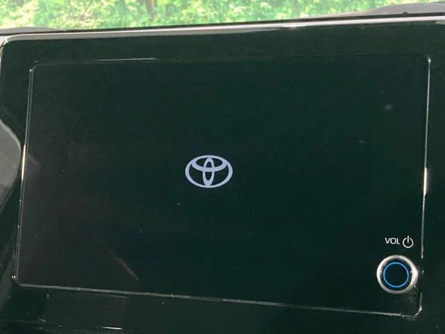 Toyota VOXY HYBRID S−Z photo 3