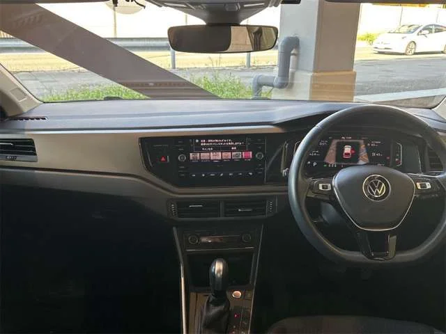 Volkswagen VOLKSWAGEN POLO TSI　ハイライン photo 2
