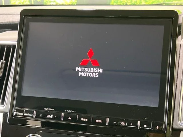 Mitsubishi DELICA D:5 4WD P photo 3