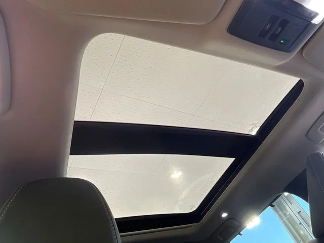Mitsubishi OUTLANDER PHEV G photo 3