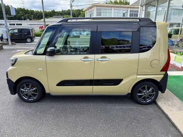 Daihatsu TANTO FAN CROSS ベースグレード photo 4