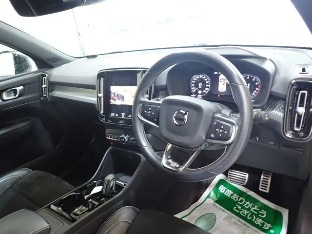 Volvo VOLVO XC40 T4　AWD　Rデザイン photo 2
