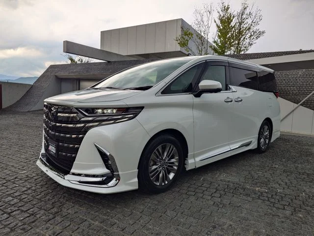 Toyota ALPHARD hybrid Z photo 2