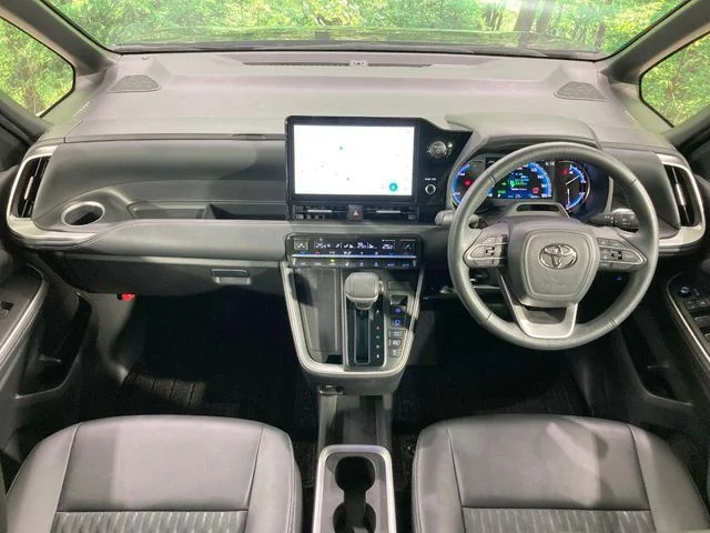 Toyota NOAH HYBRID S－Z photo 2
