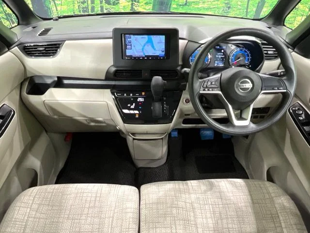Nissan ROOX X photo 2