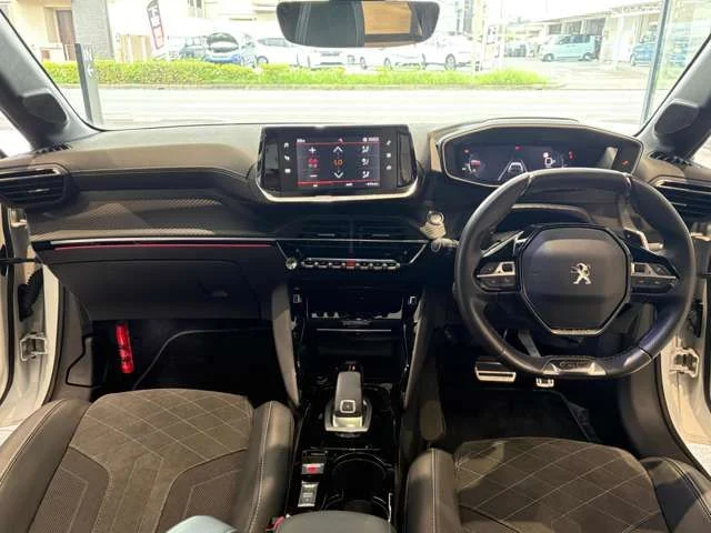 Peugeot PEUGEOT 208 GT photo 4