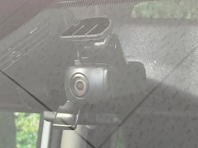 Nissan SERENA S-HYBRID ハイウェイスター　V photo 4