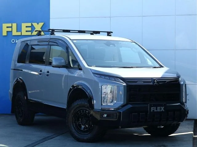 Mitsubishi DELICA D:5 4WD G photo 4
