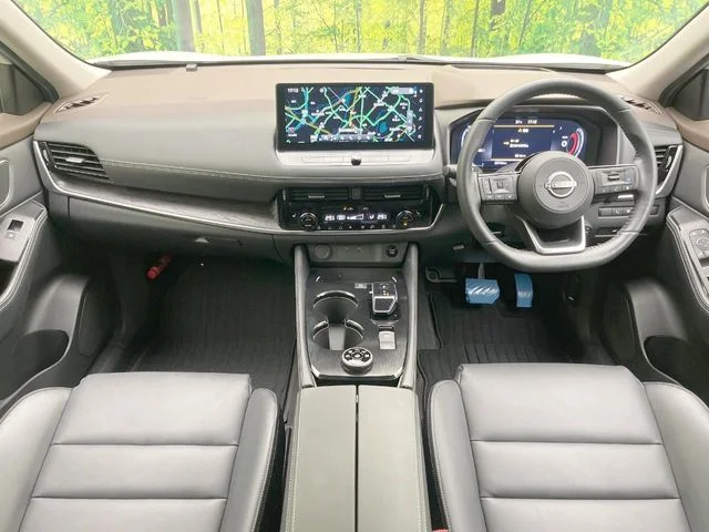 Nissan X-TRAIL HYBRID 4WD G　e−4ORCE photo 2