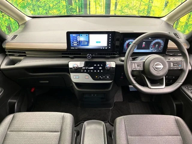 Nissan SERENA WG e−POWER　ハイウェイスター　V photo 2