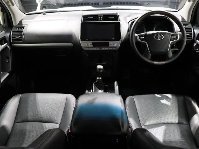 Toyota LANDCRUISER PRADO TX　Lパッケージ　ブラックエディション photo 2