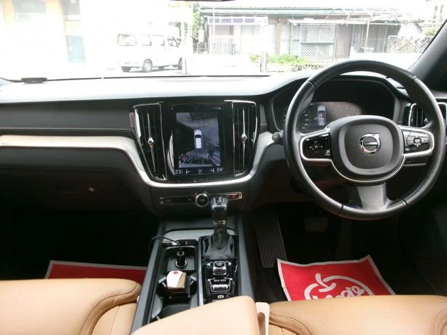 Volvo VOLVO V60 T5　インスクリプション photo 2