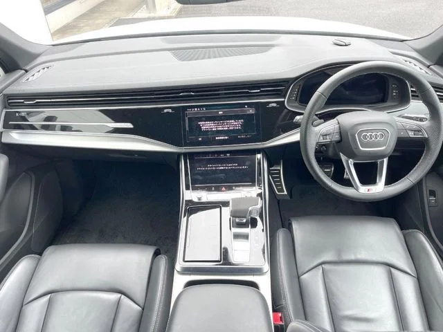 Audi AUDI Q7 ブラック　スタイル　プラス photo 2