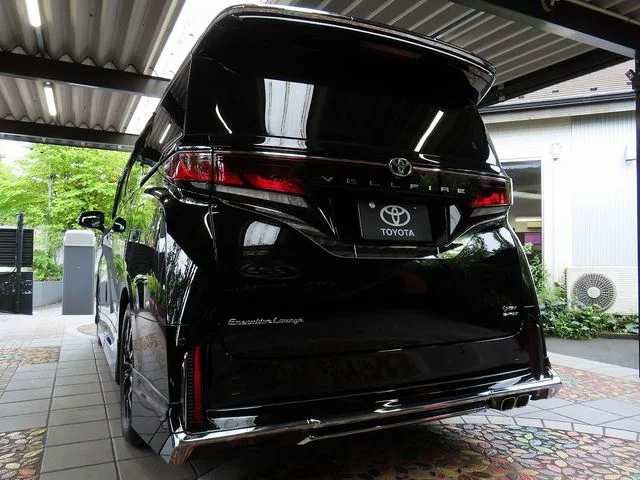 Toyota VELLFIRE HYBRID 4WD エグゼクティブラウンジE−Four photo 2