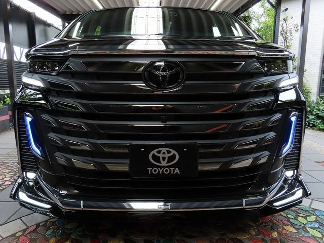 Toyota VELLFIRE HYBRID 4WD エグゼクティブラウンジE−Four photo 4