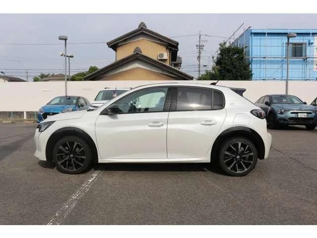 Peugeot PEUGEOT 208 GT photo 3