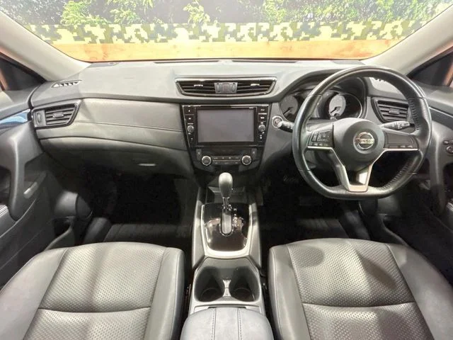 Nissan X-TRAIL 2WD 20X photo 2
