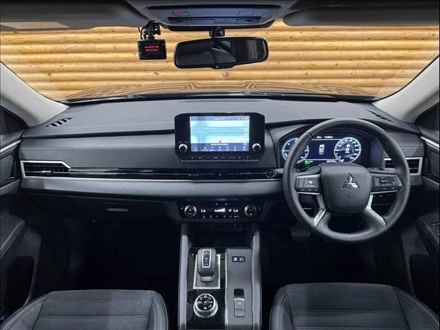 Mitsubishi OUTLANDER PHEV G photo 2