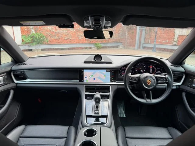Porsche PORSCHE PANAMERA プラチナエディション photo 2