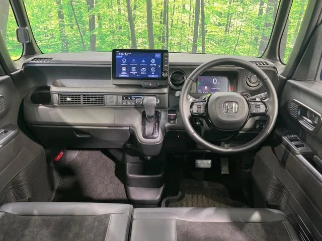 Honda N BOX CUSTOM ターボ photo 2