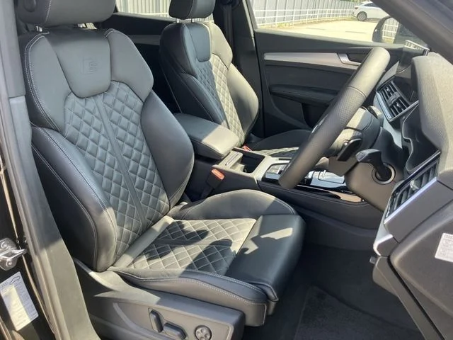 Audi AUDI Q5 Sライン　ダイナミックエディション photo 2